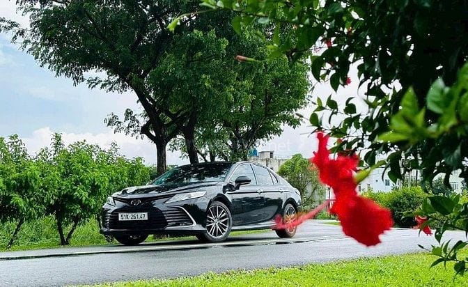ROYAL CAR-CHO THUÊ XE OTO TỰ LÁI GIÁ RẺ QUẬN 2