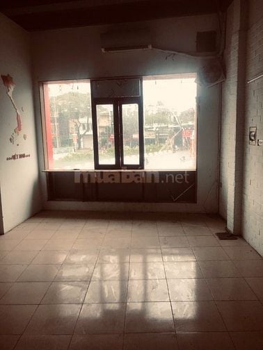 Cho thuê nhà mặt đường kinh doanh 100m2 nhà 3 tầng 15,5 triệu .