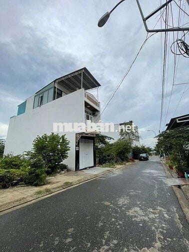 Bán nhà 3 tầng đường 10m TĐC Đất Lành - Giá 3,7 tỷ