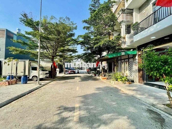 nhà 1 trệt 2 lầu Bình Chuẩn, có nội thất,đường 7m đậu ô tô ok