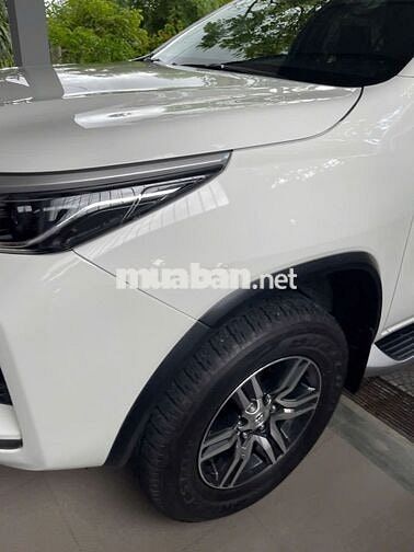 Toyota Fortuner 2022 2.4L 4x2 MT - 10000 km
