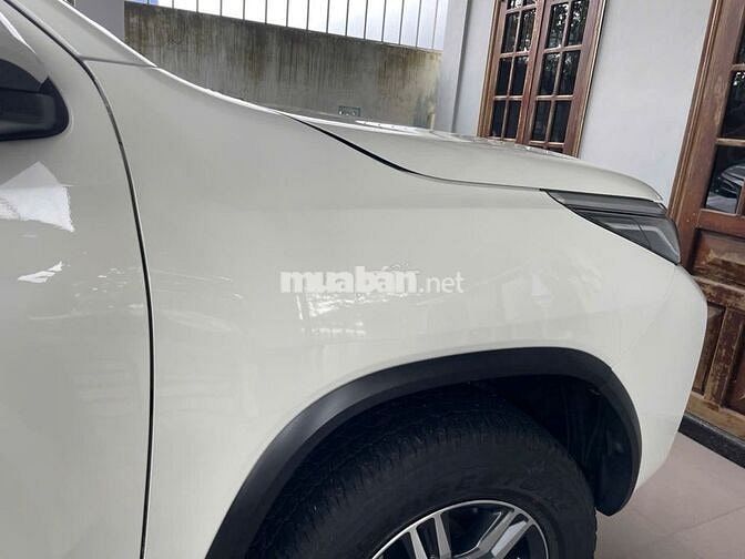 Toyota Fortuner 2022 2.4L 4x2 MT - 10000 km