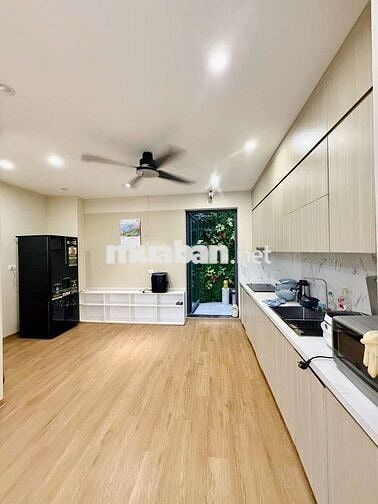 Bán nhà dân xây Ngọc Lâm, ôtô vào nhà,DT 54m2,4 tầng,MT 5m.Giá 11,8 tỷ Bán nhà dân xây Ngọc Lâm, ôtô vào nhà,DT 54m2,4 tầng,MT 5m.Giá 11,8 tỷ