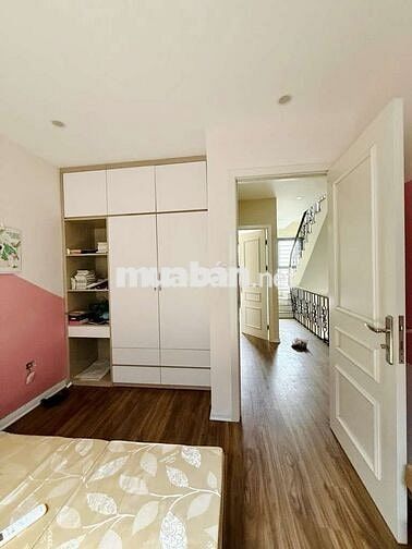 Bán nhà dân xây Ngọc Lâm, ôtô vào nhà,DT 54m2,4 tầng,MT 5m.Giá 11,8 tỷ Bán nhà dân xây Ngọc Lâm, ôtô vào nhà,DT 54m2,4 tầng,MT 5m.Giá 11,8 tỷ