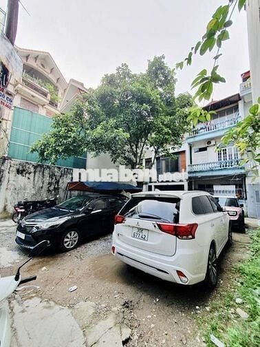 Bán nhà dân xây Ngọc Lâm, ôtô vào nhà,DT 54m2,4 tầng,MT 5m.Giá 11,8 tỷ Bán nhà dân xây Ngọc Lâm, ôtô vào nhà,DT 54m2,4 tầng,MT 5m.Giá 11,8 tỷ