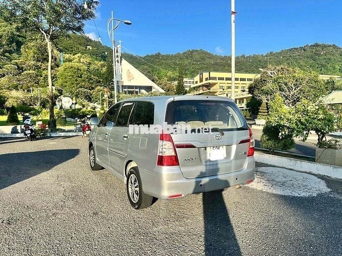 Toyota Innova 2016 2.0E - 200000 km