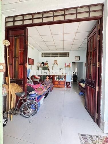 Nhà trệt lộ ô tô phường Bình Thủy