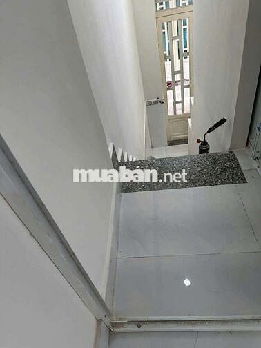 Bán nhà ngộp giá rẻ dọn vào ở ngay