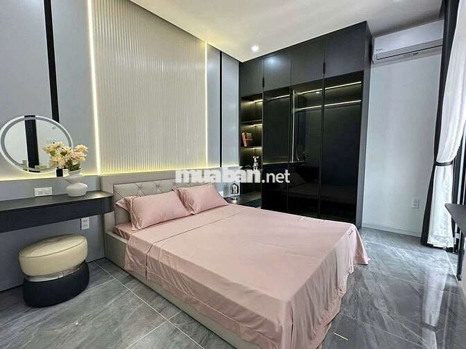 Cho thuê nhà kiệt oto Nguyễn Hoàng