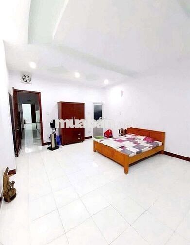 Cho thuê nhà đường Lê Hồng Phong, 4PN, sân để ôtô thoải mái