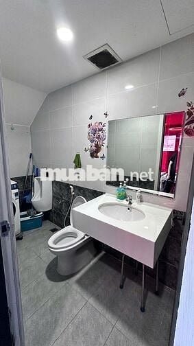 Cho thuê nhà MT Shophouse 600 Nguyễn Lương Bằng, Phường Phú Mỹ, Q7