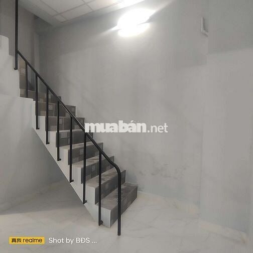 Nhà 1Trệt 1 Lầu có 2pn 2wc gần ĐH Luật 8.5triệu