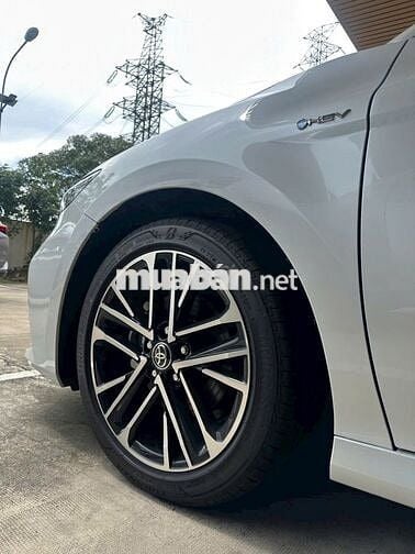 TOYOTA CAMRY 2.5 HEV TOP -  TẶNG LPTB- BH- PK
