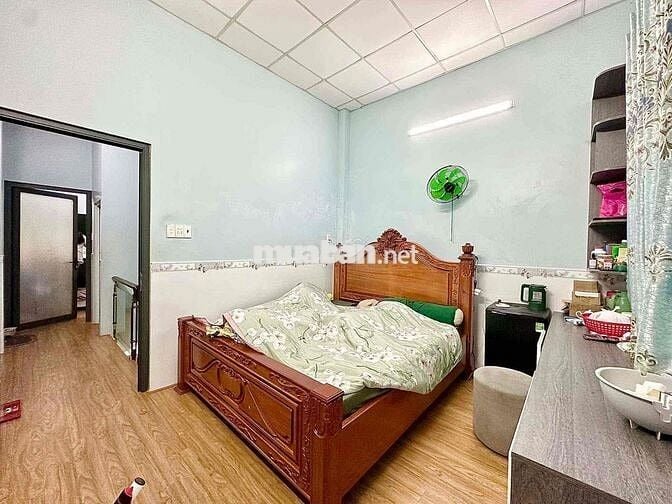 5.5 X 11M - LẠC LONG QUÂN P10 - 2 TẦNG - SÂN TRƯỚC NHÀ RỘNG - 5.X TỶ