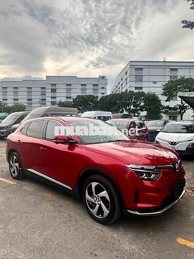 VinFast VF8S 2024 Pin CATL mới