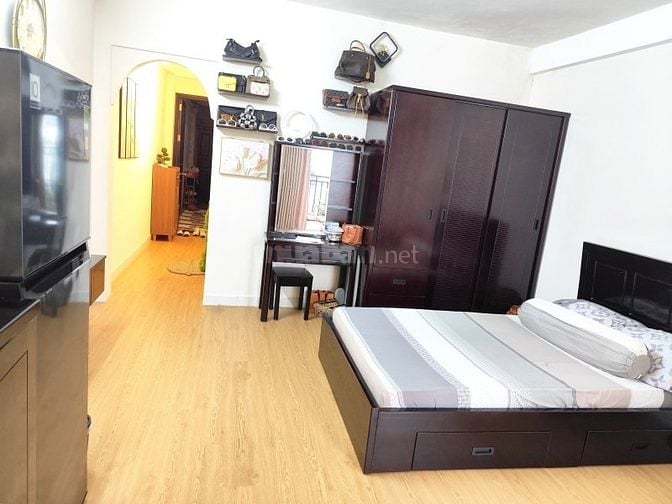 Bán chung cư thang bộ 57 Đỗ Quang Đẩu Q.1 - 32m2 - giá 2,05 tỷ