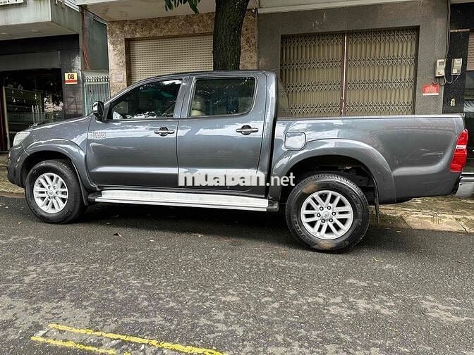 TOYOTA HILUX G 3.0L 4x4 MT NHẬP KHẨU
