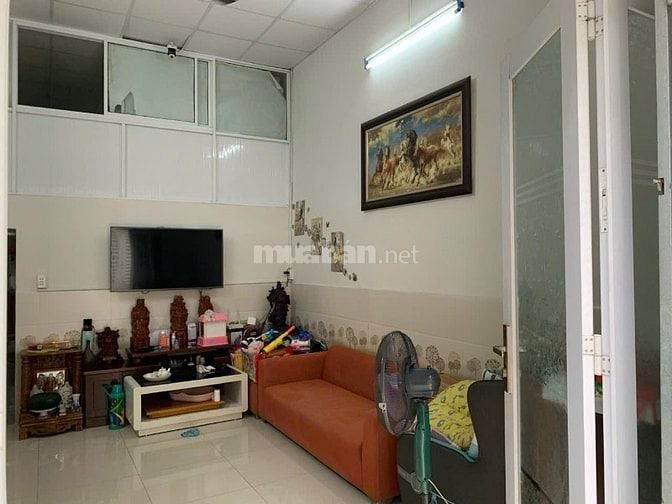 Chính chủ bán nhà phố, hẻm rộng khu dân cư đông đúc, gần chợ, trg học