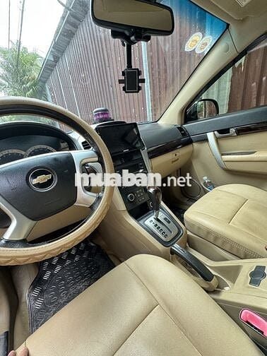 Ô tô Chevrolet Captiva đen 7 chỗ tự động