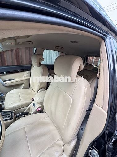 Ô tô Chevrolet Captiva đen 7 chỗ tự động