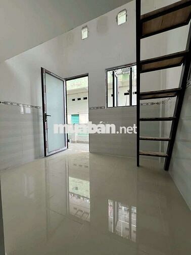 DUPLEX CỬA SỔ TRỜI KẾ BÊN CÓ BAN CÔNG Ở ĐẦU GÒ VẤP SÁT BÊN BÌNH THẠNH