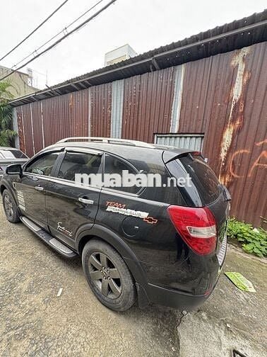 Ô tô Chevrolet Captiva đen 7 chỗ tự động