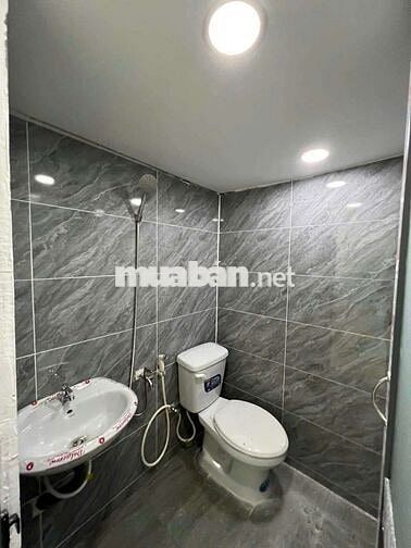 DUPLEX CỬA SỔ TRỜI KẾ BÊN CÓ BAN CÔNG Ở ĐẦU GÒ VẤP SÁT BÊN BÌNH THẠNH
