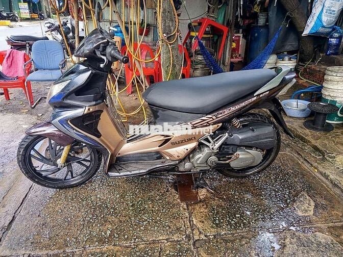 Xe máy Suzuki Hayate màu nâu đen đời 2010