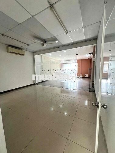 Nhà 1 trệt 1 lầu 5 x 23- 2 sàn rộng lớn phù hợp cty đông nhân viên, kh