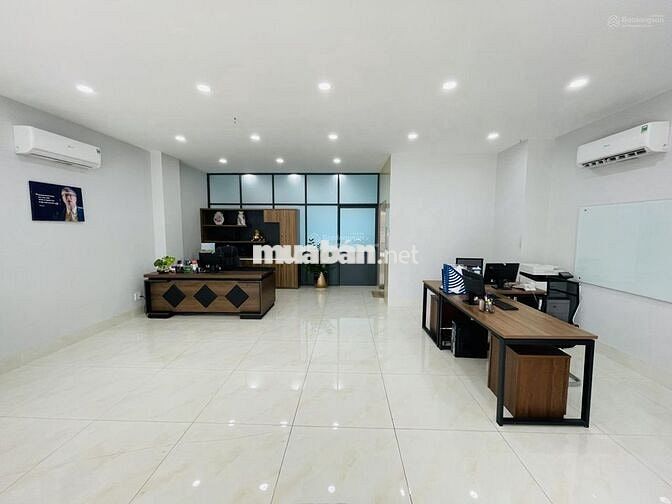 Tầng trệt 7x20m Vạn Phúc sẵn 2 phòng view thoáng, hầm xe. Giá rẻ 16 tr