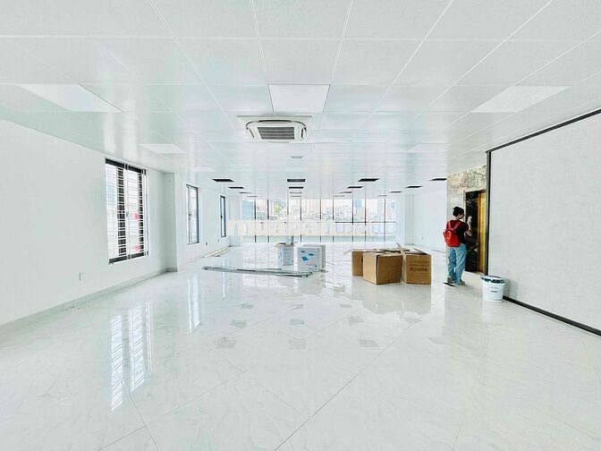 Cho thuê văn phòng tại Đống Đa 130m2 giá 21t giá cực rẻ view thoáng