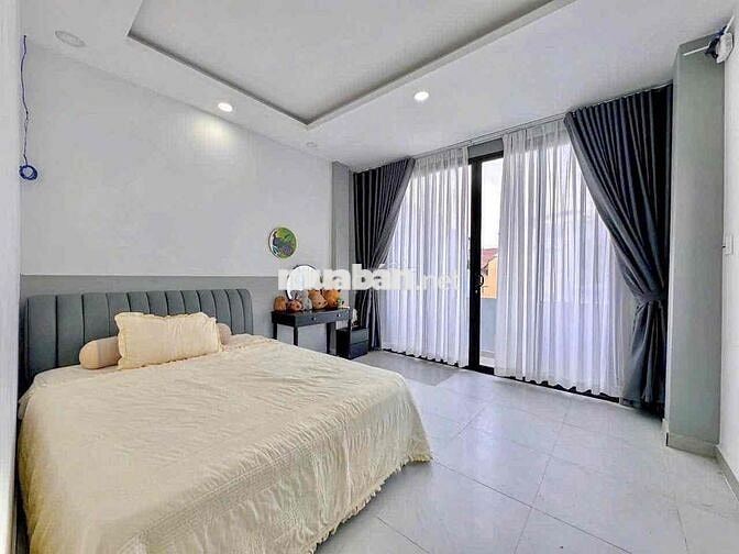 nhà đẹp 3 tầnng . lô nhì tân mỹ q7.