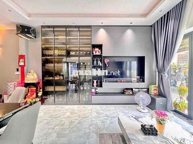 nhà đẹp 3 tầnng . lô nhì tân mỹ q7.
