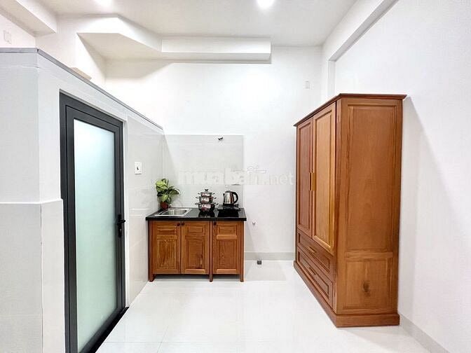 PHÒNG MỚI, NỘI THẤT CƠ BẢN, AN NINH 3' ĐI ĐH VĂN HIẾN TÂN PHÚ