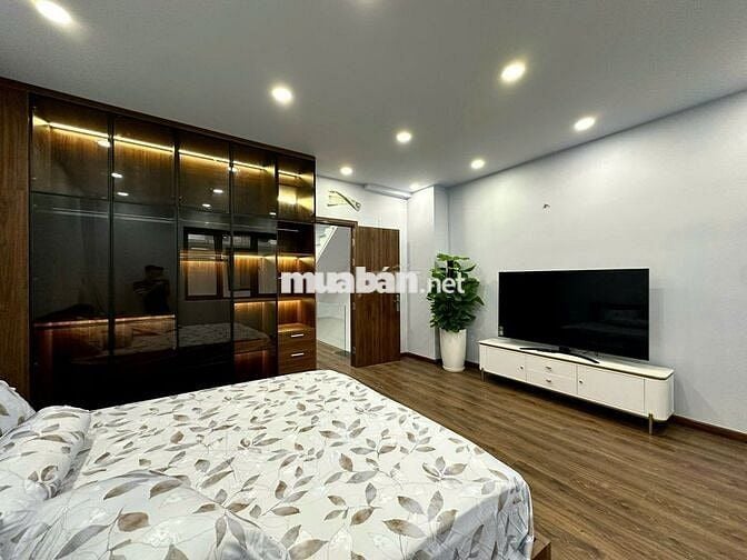 Nhà phố 5x21m Hầm 4 tầng (400m2), full nội thất ở thang máy. Giá 38 tr