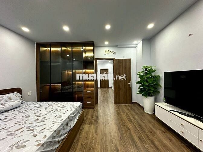 Nhà phố 5x21m Hầm 4 tầng (400m2), full nội thất ở thang máy. Giá 38 tr