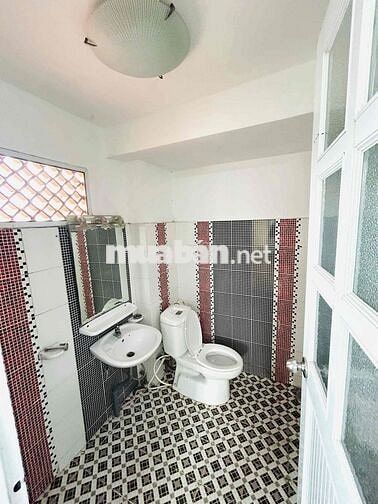 Penhouse 60 mét vuông gần sân bay
