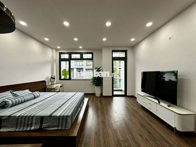 Nhà phố 5x21m Hầm 4 tầng (400m2), full nội thất ở thang máy. Giá 38 tr