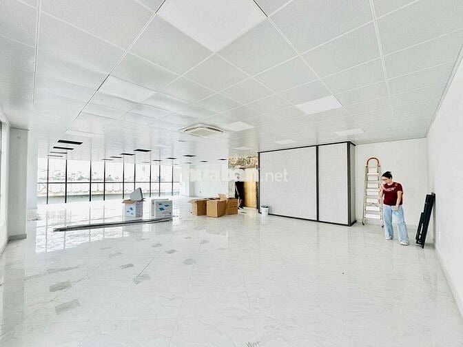 Cho thuê văn phòng tại Đống Đa 130m2 giá 21t giá cực rẻ view thoáng