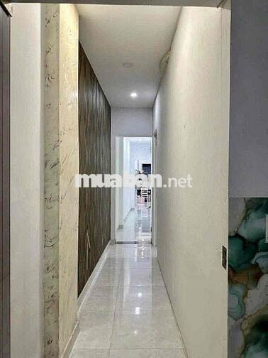 Phòng trong nhà nguyên căn ngay cầu Nguyễn Văn Cừ