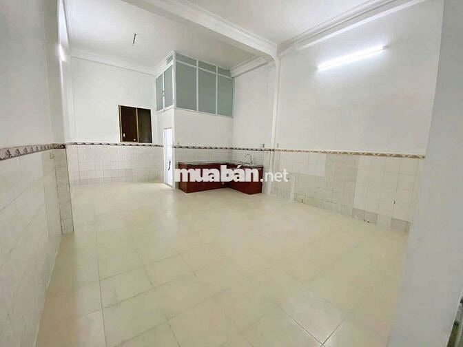 Nhà cho thuê mặt tiền Đỗ Bí. Quận Tân Phú (3pn, 2wc) dtsd 270m2