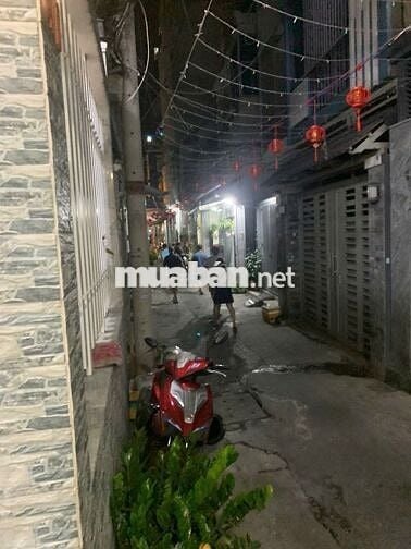 Bán nhà Âu Dương Lân( DT:40.1 m2, DTSD: 140m2 ,3 phòng ngủ, 3 WC)