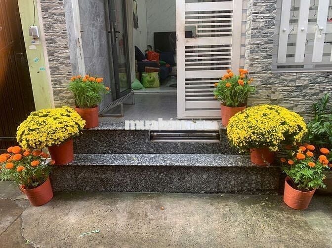 Bán nhà Âu Dương Lân( DT:40.1 m2, DTSD: 140m2 ,3 phòng ngủ, 3 WC)