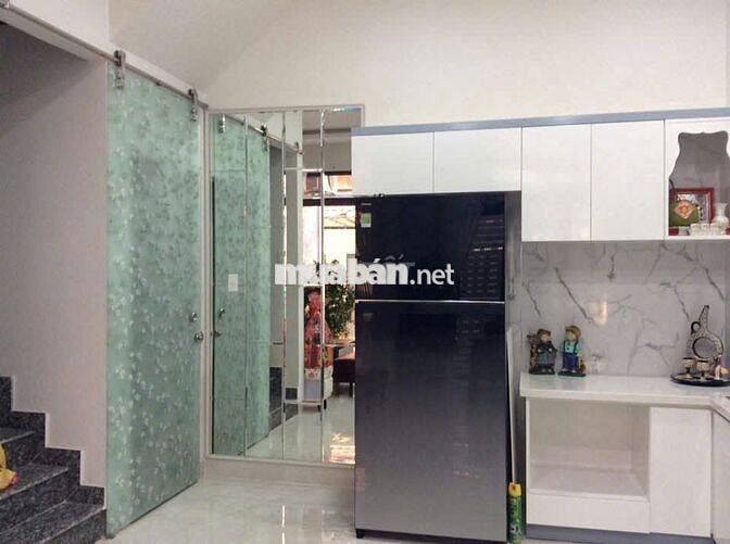 Bán nhà Âu Dương Lân( DT:40.1 m2, DTSD: 140m2 ,3 phòng ngủ, 3 WC)