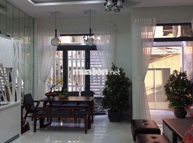 Bán nhà Âu Dương Lân( DT:40.1 m2, DTSD: 140m2 ,3 phòng ngủ, 3 WC)