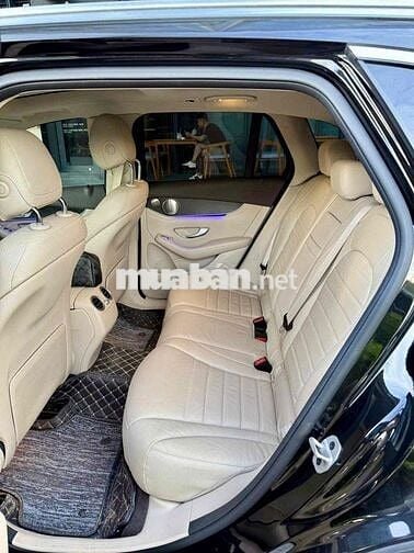 Mercedes Benz GLC 2021 300 4MATIC - 38000 km