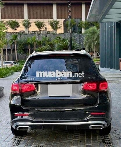 Mercedes Benz GLC 2021 300 4MATIC - 38000 km