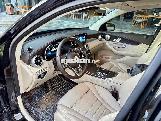 Mercedes Benz GLC 2021 300 4MATIC - 38000 km