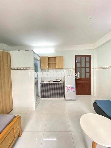 STUDIO CỬA SỔ TRỜI RỘNG RÃI NGAY KHU SÂN BAY HUFLIT TRƯỜNG SƠN