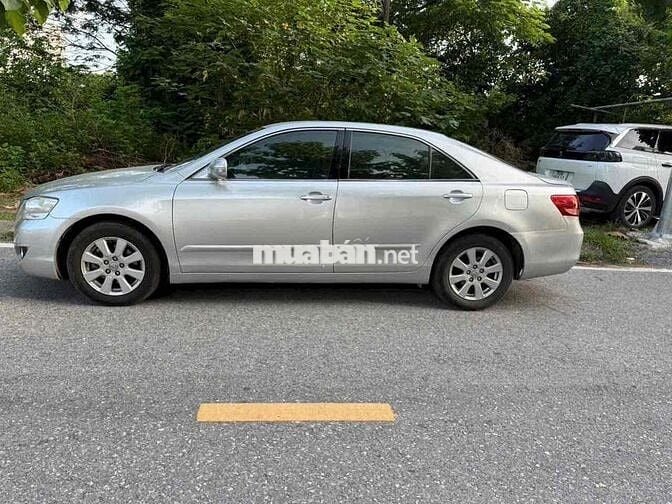 Toyota Camry 2009 2.4G - 180000 km